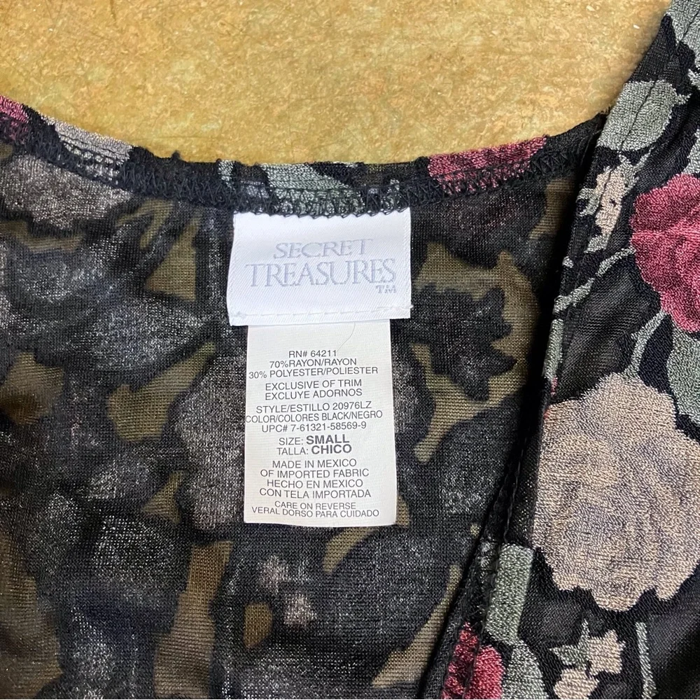 Secret Treasures floral robe! - Picture 5 of 5